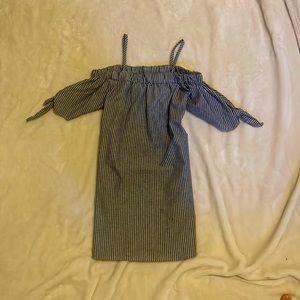 Cute dress and never been used!